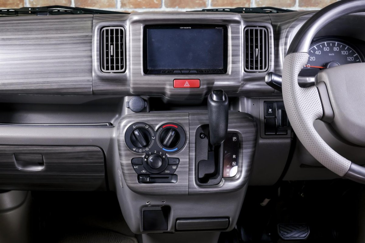 画像4: マット黒木目インテリアパネル (4)