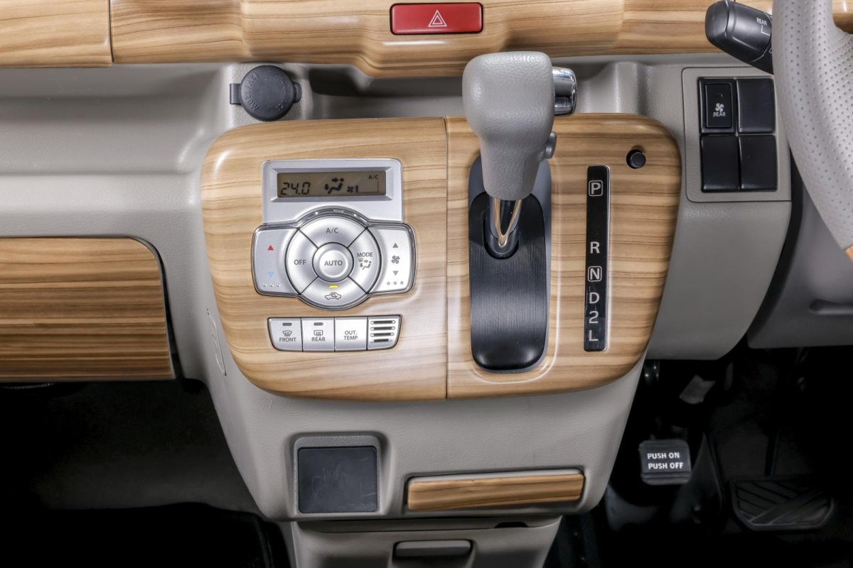 画像5: マット茶木目インテリアパネル (5)