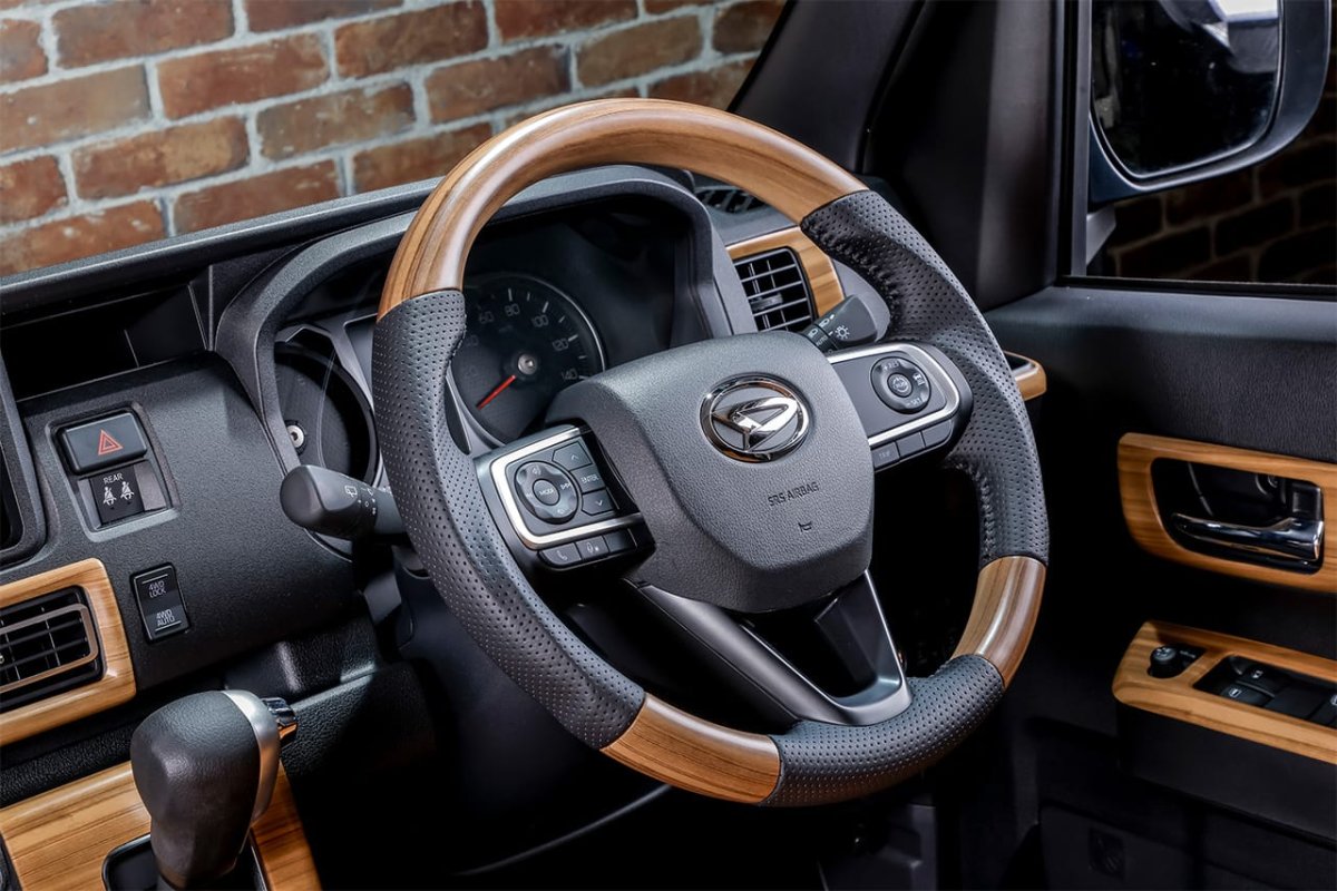 画像5: ガングリップ　木目ステアリング (5)