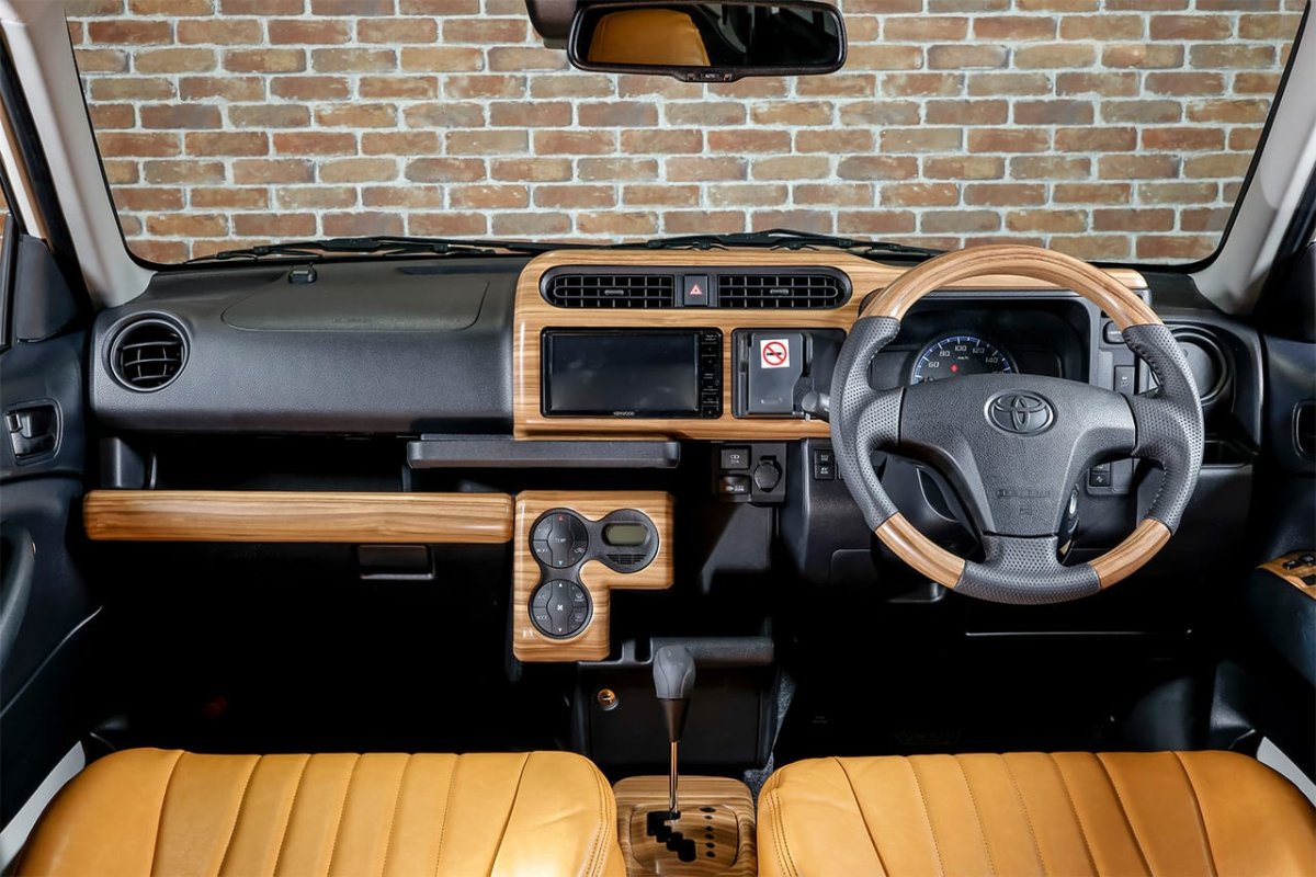 画像1: マット木目ウッド　ステアリング (1)