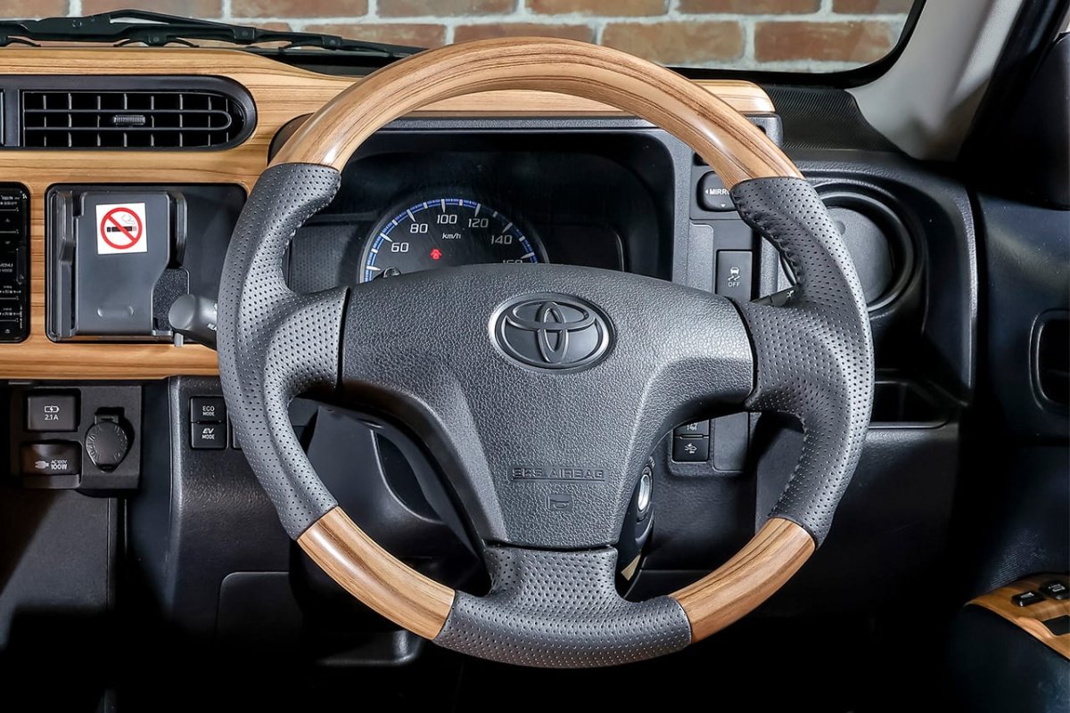 画像4: マット木目ウッド　ステアリング (4)