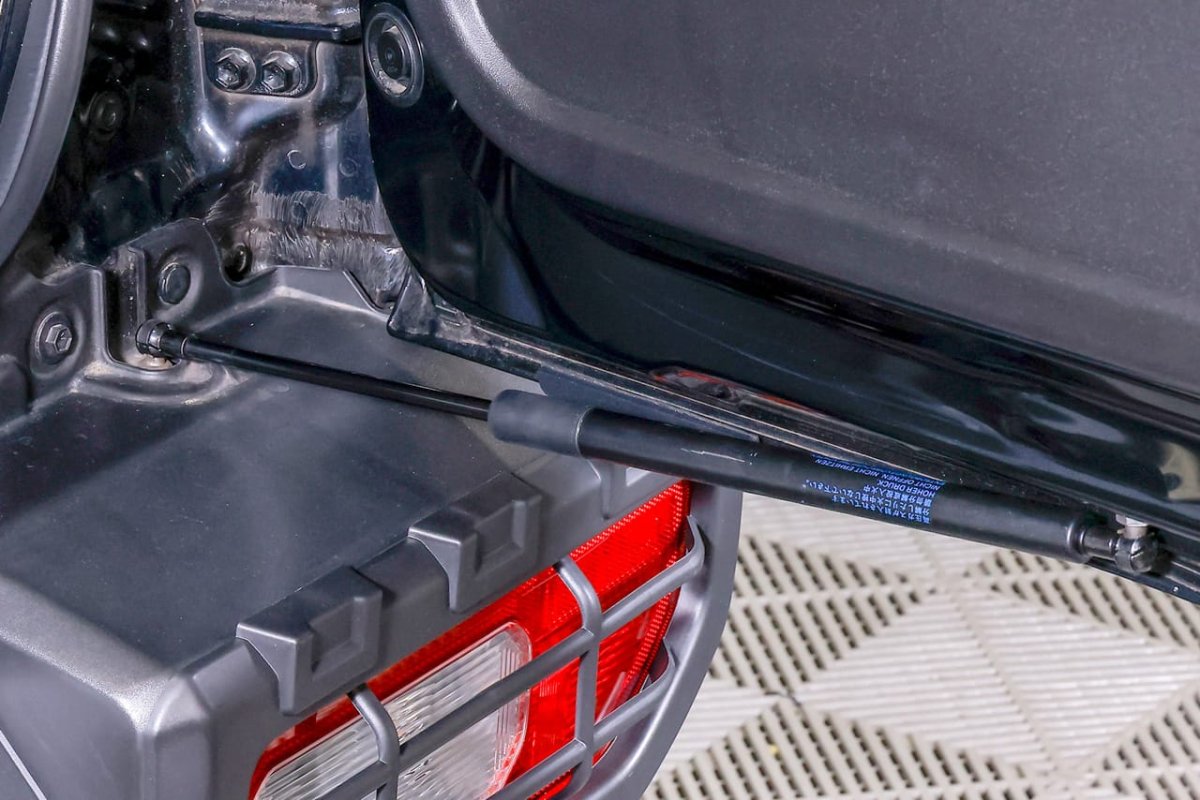 画像3: JB64W　JB74W　ジムニー　シエラ　リアゲートダンパー　リアダンパー　3段階式 (3)